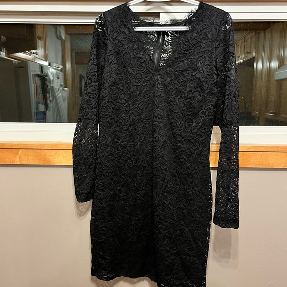 Lace dress with sleeves from Reitmans - Picture 1 of 4